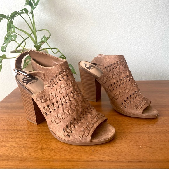 FERGALICIOUS By Fergie Vagabond Heeled Sandal Tan Brown Slingback Size 8.5 - Picture 2 of 9